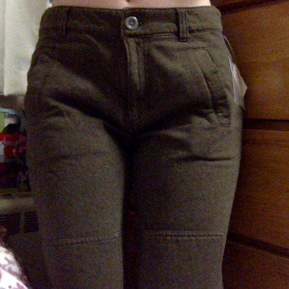 BDG Soft Cargo Capris - Picture 1 of 4